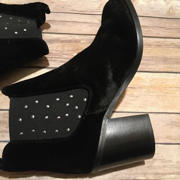NWOB Musse & Cloud Black Embellished Velvet Bootie - Picture 3 of 5